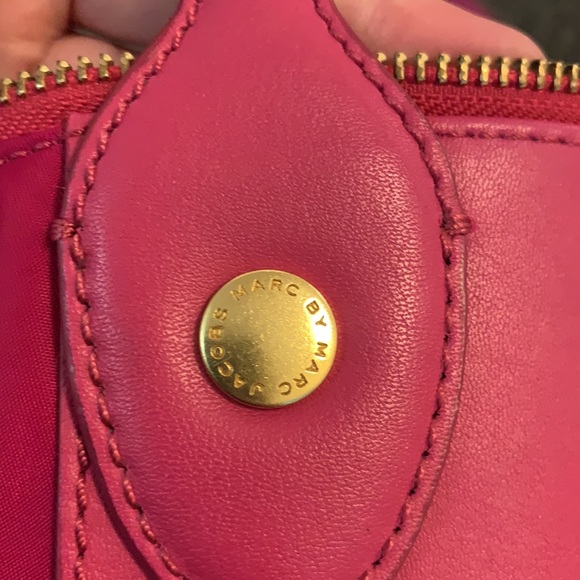 Gorgeous Marc Jacobs raspberry tote - Picture 9 of 9